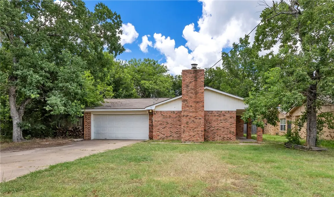 3015 Red Robin Loop, Bryan, TX 77802 - #1