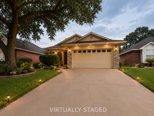 303 Scenic Brook, Brenham, TX 77833 - #1