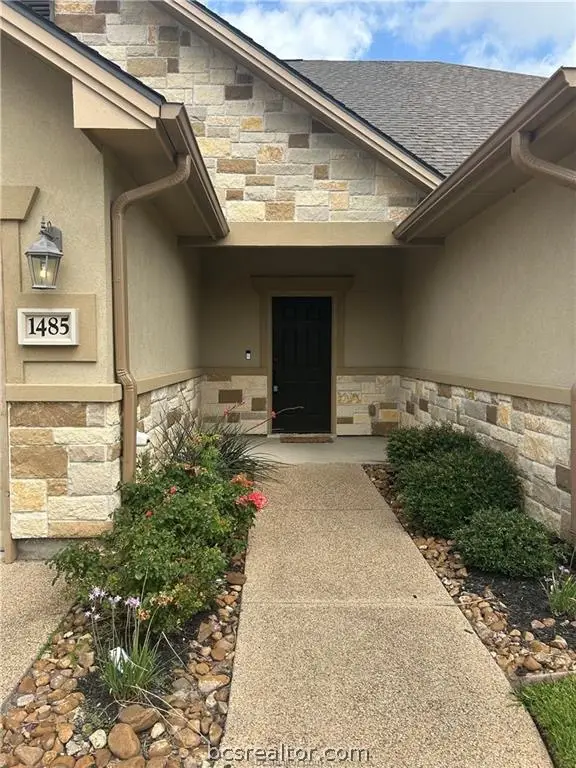 1485 Buena Vista, College Station, TX 77845