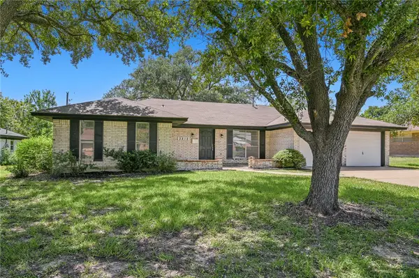 3812 Holly Drive, Bryan, TX 77802