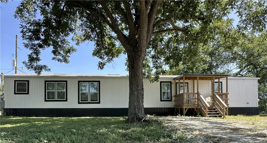 404 E Collins Street, Bremond, TX 76629 - #2