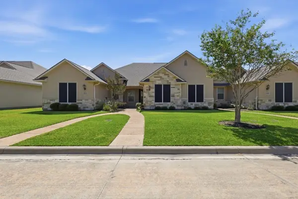 3810 Blackhawk Lane, College Station, TX 77845