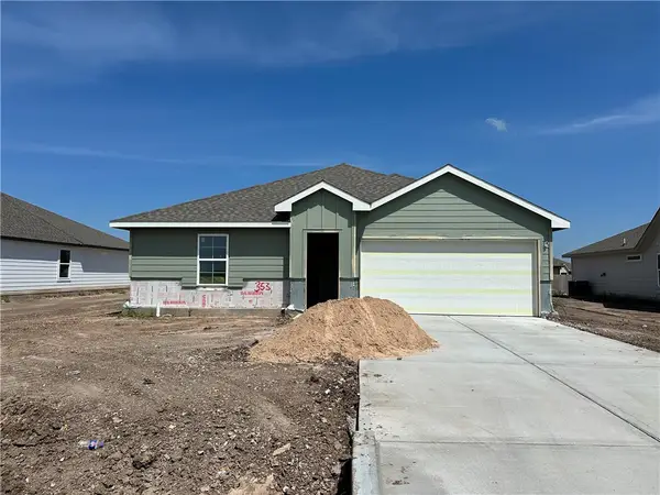 353 Combine Road, Snook, TX 77878
