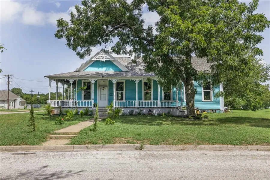 610 W Davis Street, Hearne, TX 77859 - #2