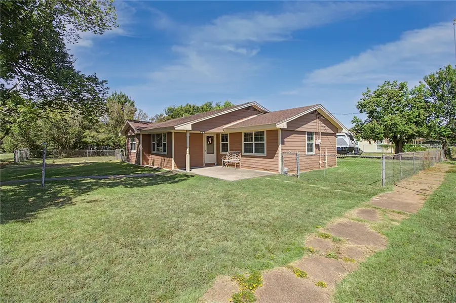 307 E Barton Street, Calvert, TX 77837 - #2