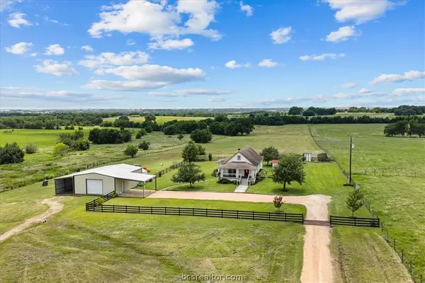 8233 Quebe Road, Brenham, TX 77833