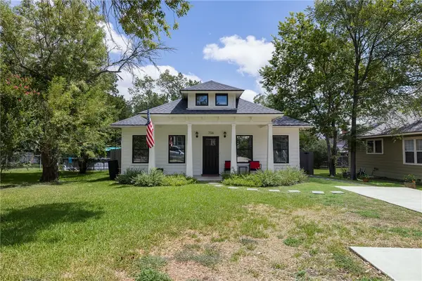 706 Banks Avenue, Bryan, TX 77803