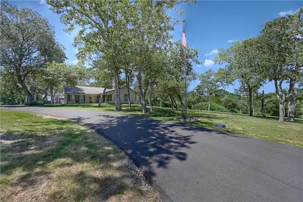 8595 Jared Road, Bellville, TX 77418