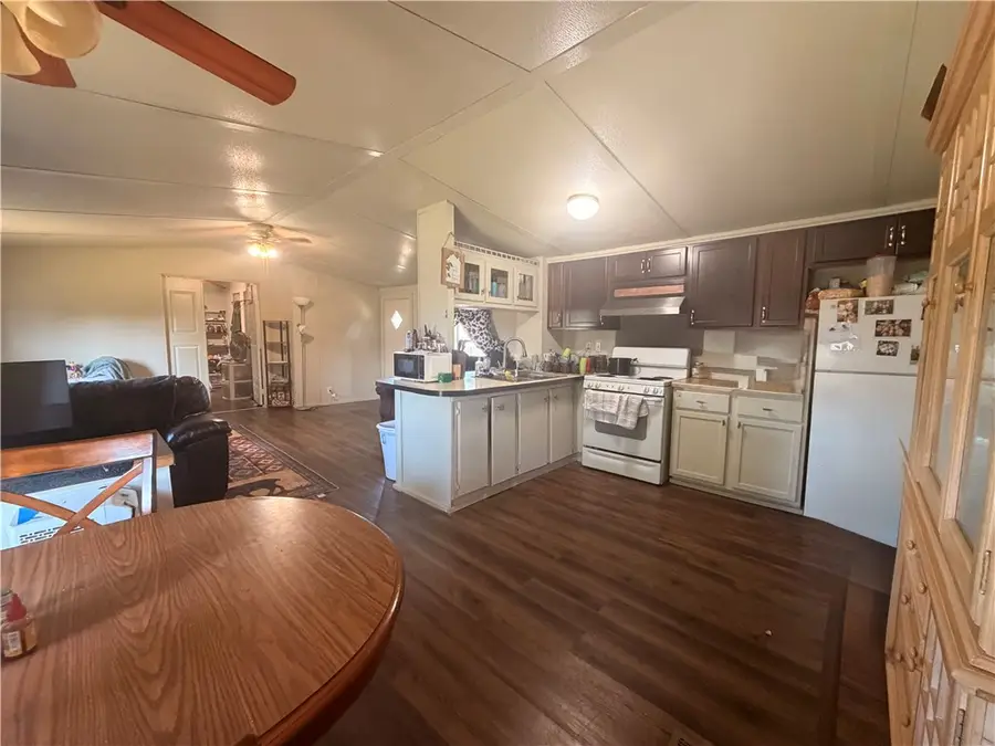 204 S Glass Street, Franklin, TX 77856 - #2