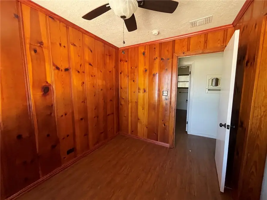 601 Anderson Street, Hearne, TX 77859 - #3