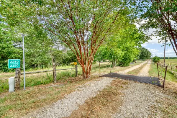 2350 Bryan Place Lane Lane, Hearne, TX 77859