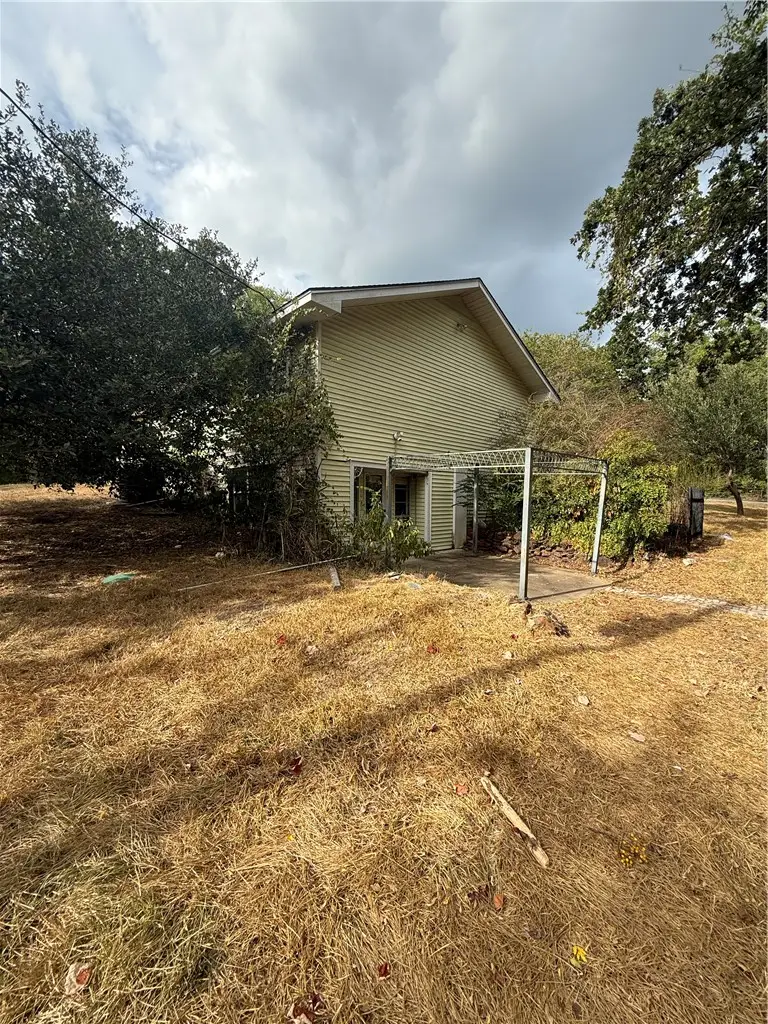 106 Post Oak, Hilltop Lakes, TX 77871 - #2