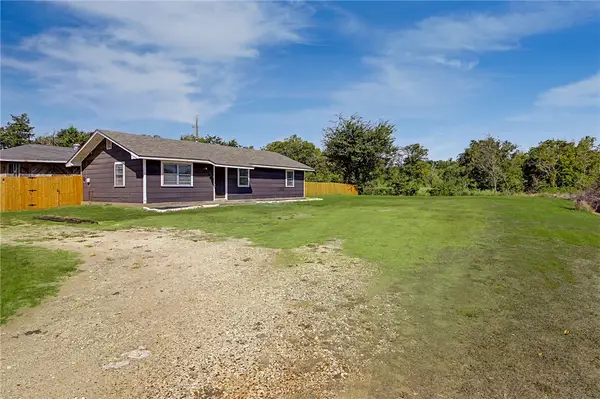 1314B Crennan Lane, Hearne, TX 77859
