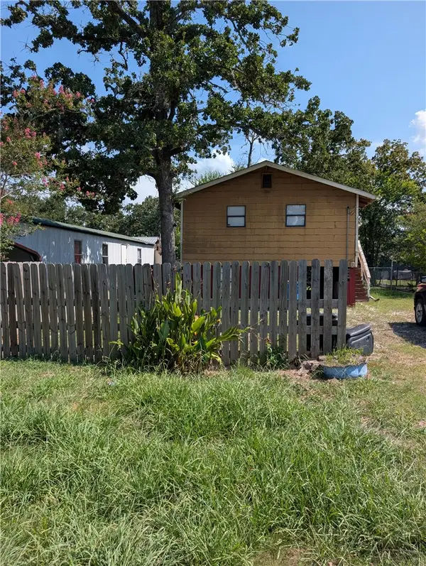 905 Grace Street, Navasota, TX 77868
