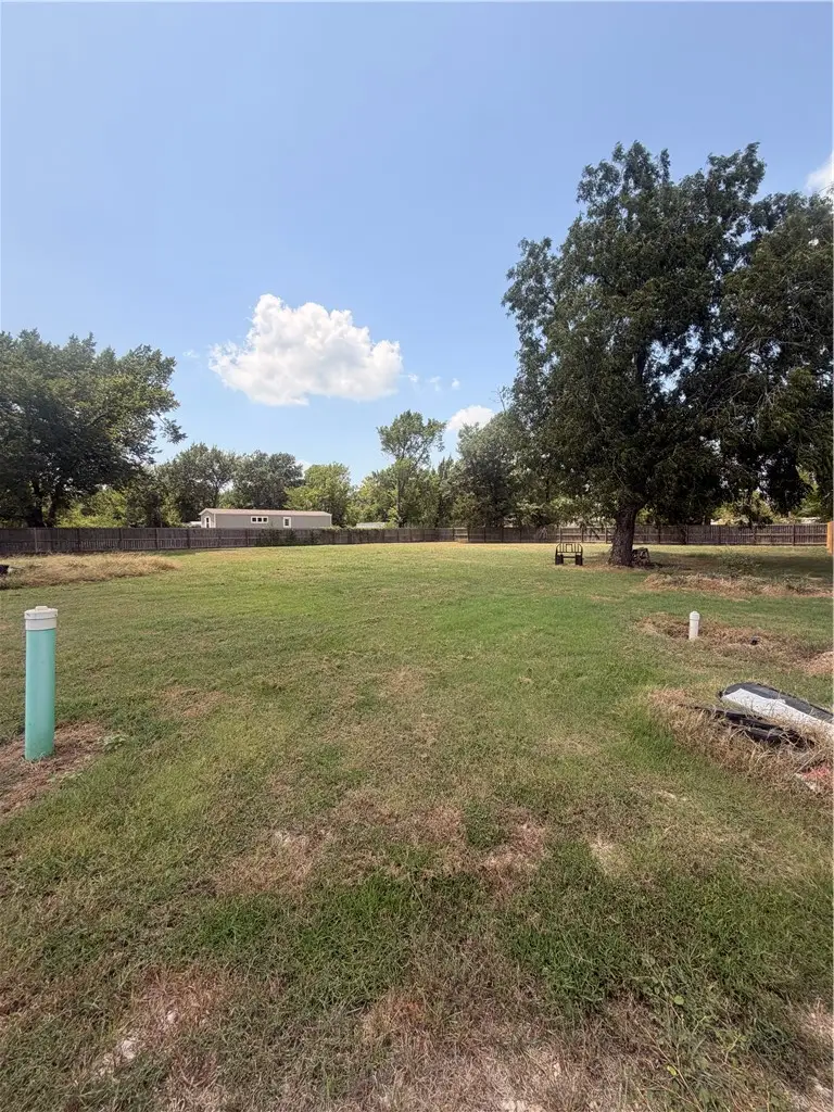 406 N Wrangler Street, Franklin, TX 77856 - #2