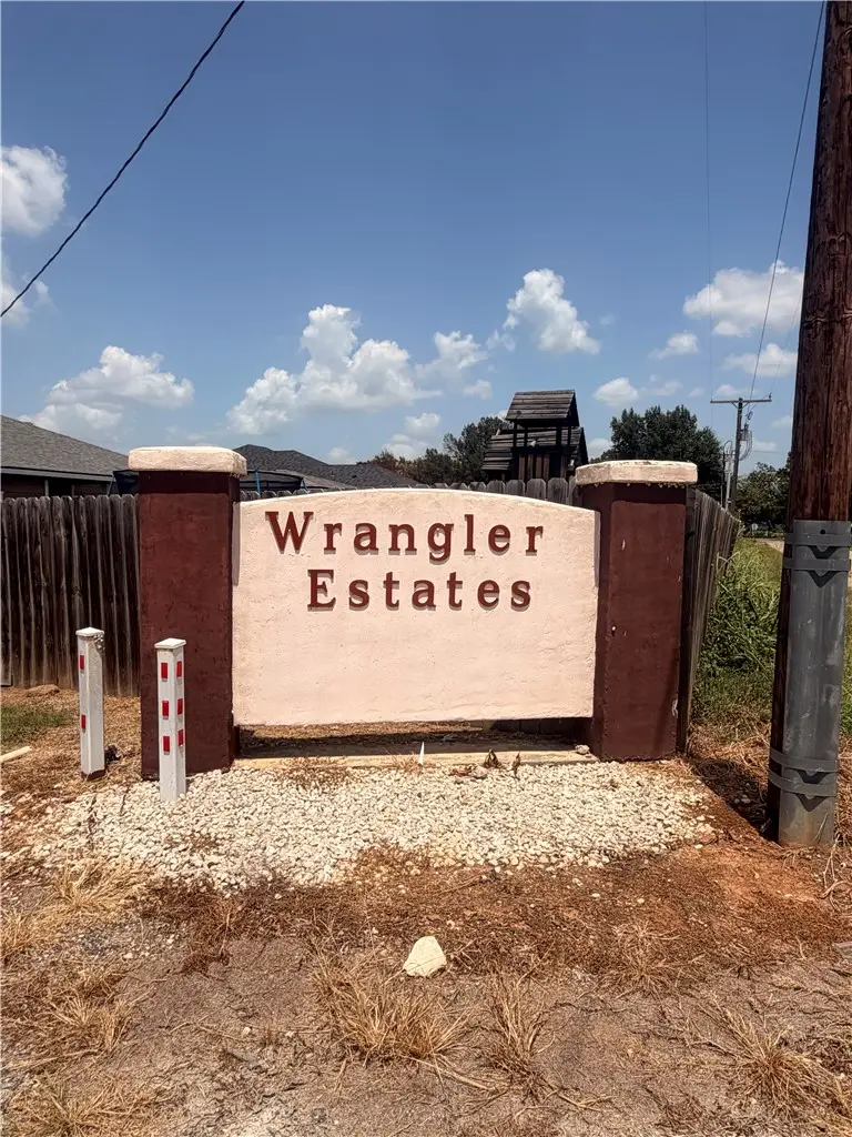 402 Wrangler Street, Franklin, TX 77856 - #3