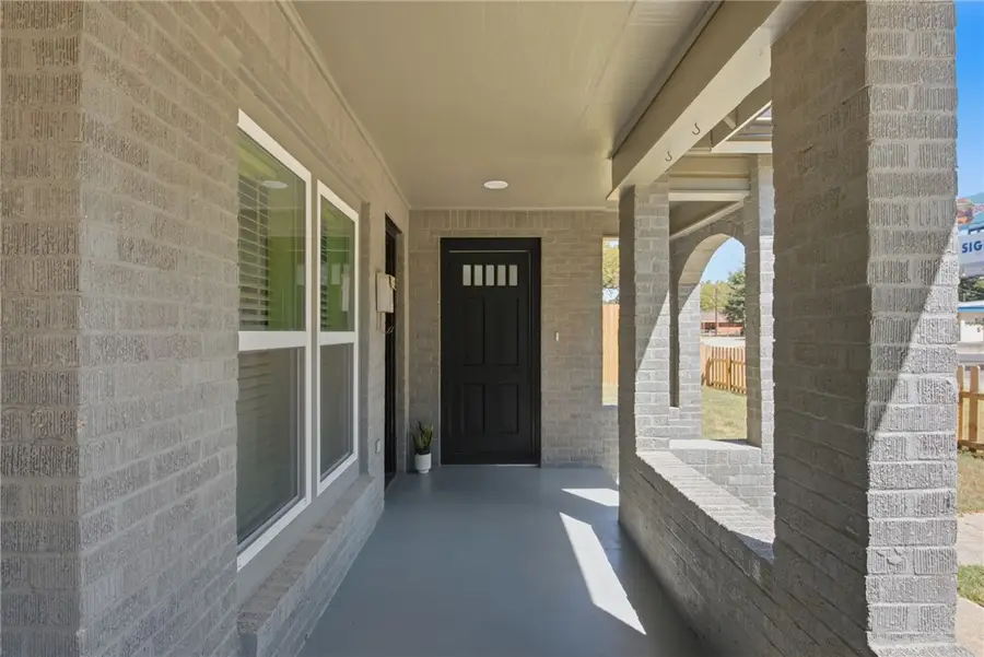 902 Post Oak Street, Hearne, TX 77859 - #3