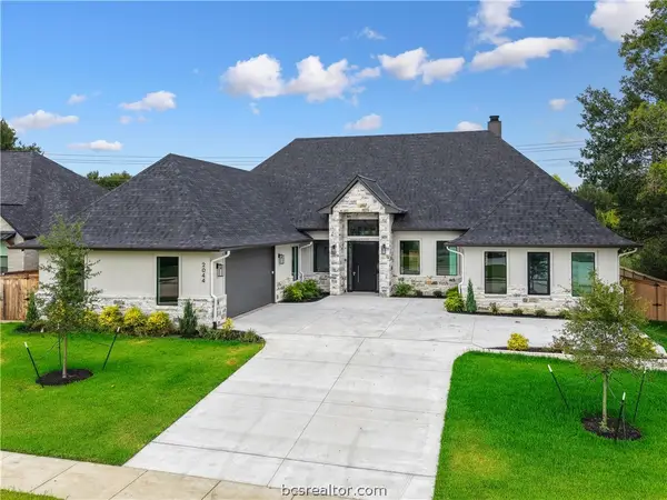 2044 Pebble Bend Drive, College Station, TX 77845