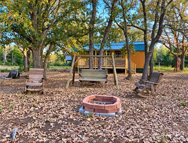 332 Deep Creek Lane, Franklin, TX 77856