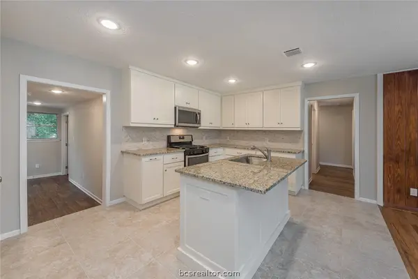 404 Day Avenue, Bryan, TX 77801