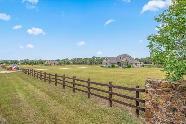 9600 Shadow Creek, Bryan, TX 77808