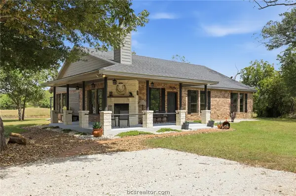 9753 River Ridge Drive, Hearne, TX 77859
