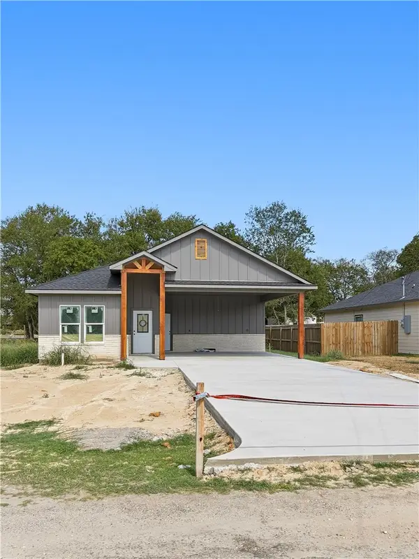 1302 Commerce Street, Hearne, TX 77859