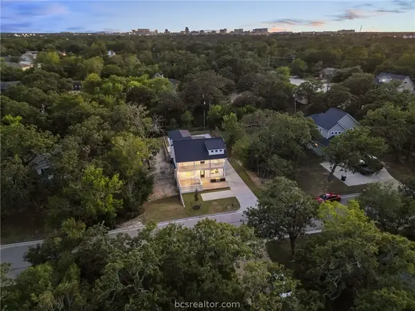 1104 Berkeley Street, College Station, TX 77840