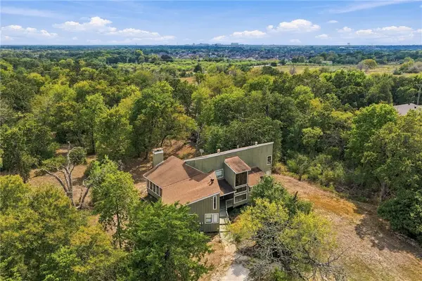 5000 Lantern Lane, Bryan, TX 77808