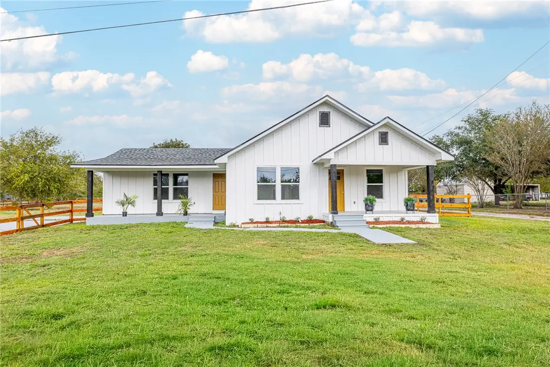 302 Southern Oaks Drive, Lyons, TX 77879 - #1