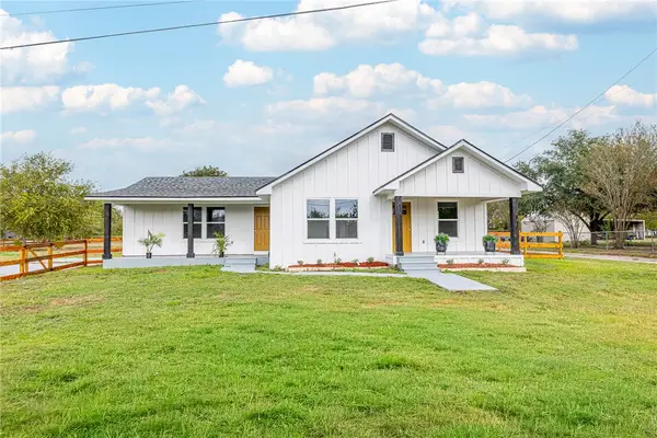 302 Southern Oaks Drive, Lyons, TX 77879