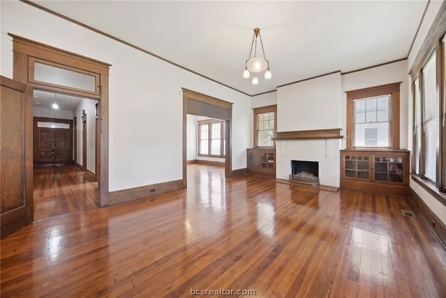 409 College Avenue, Brenham, TX 77833 - #2