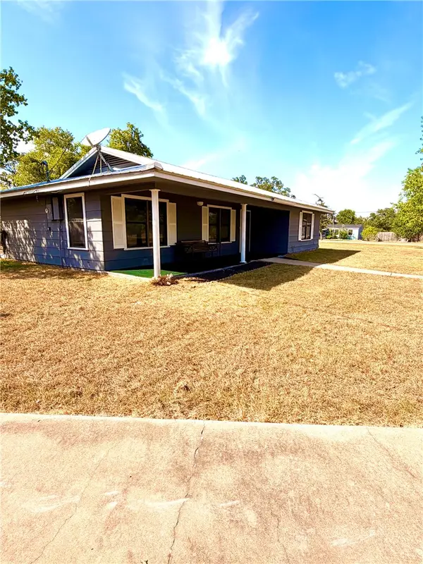 305 Gaywood Lane, Somerville, TX 77879
