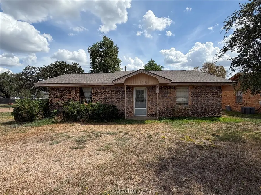 920 E Burnett Street, Calvert, TX 77837 - #2