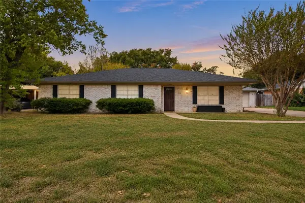 3800 Windridge Drive, Bryan, TX 77802