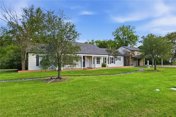405 E Brookside Dr, Bryan, TX 77801
