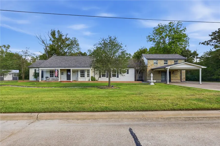 405 E Brookside Dr, Bryan, TX 77801 - #2