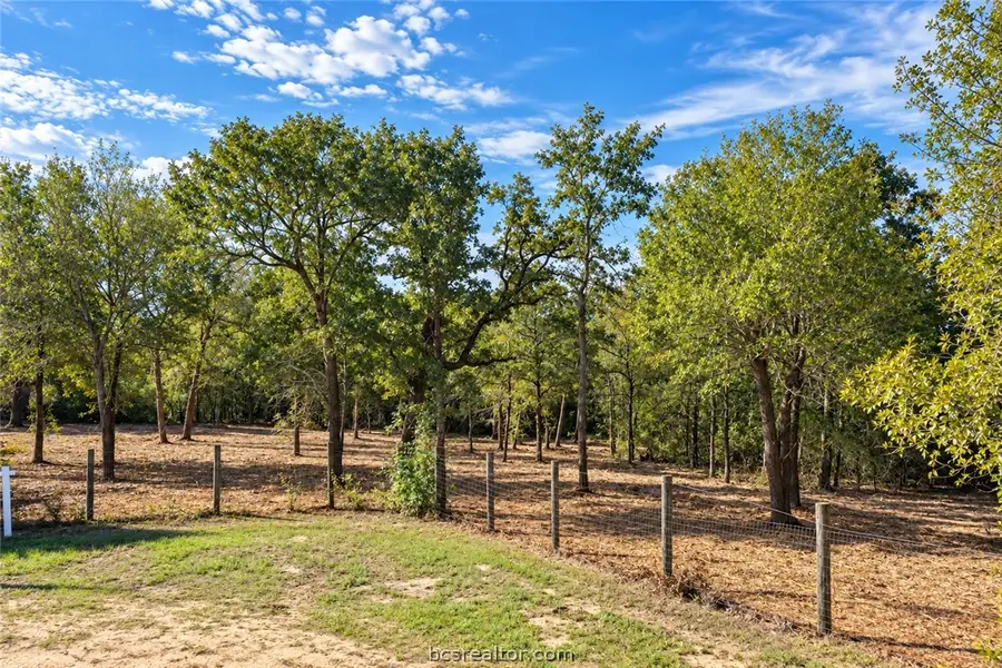(+/- 1.36 ac)TBD Deer Ledge, Caldwell, TX 77836 - #3