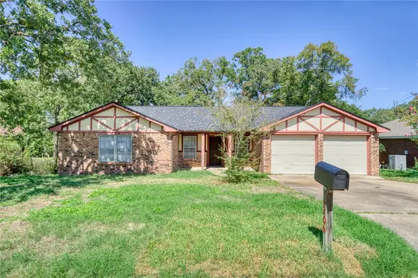 2206 Dewberry Lane, Bryan, TX 77807