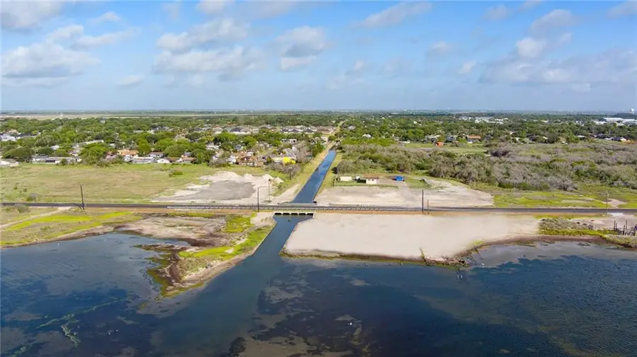 2849 Laguna Shores Dr., Corpus Christi, TX 78418 - Image #2