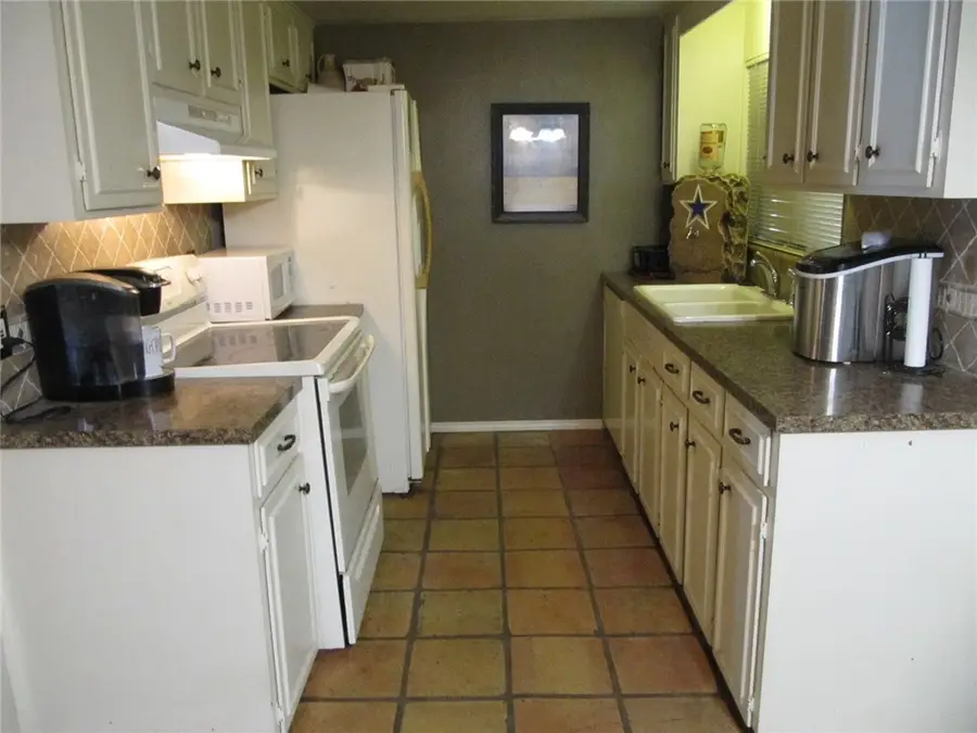 4032 Ogrady Drive, Corpus Christi, TX 78413 - Image #3