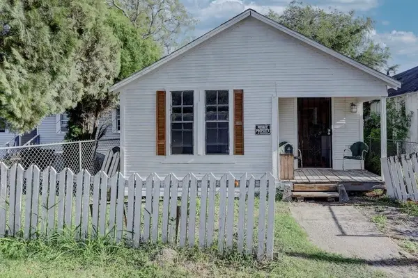 531 W Avenue E, Robstown, TX 78380