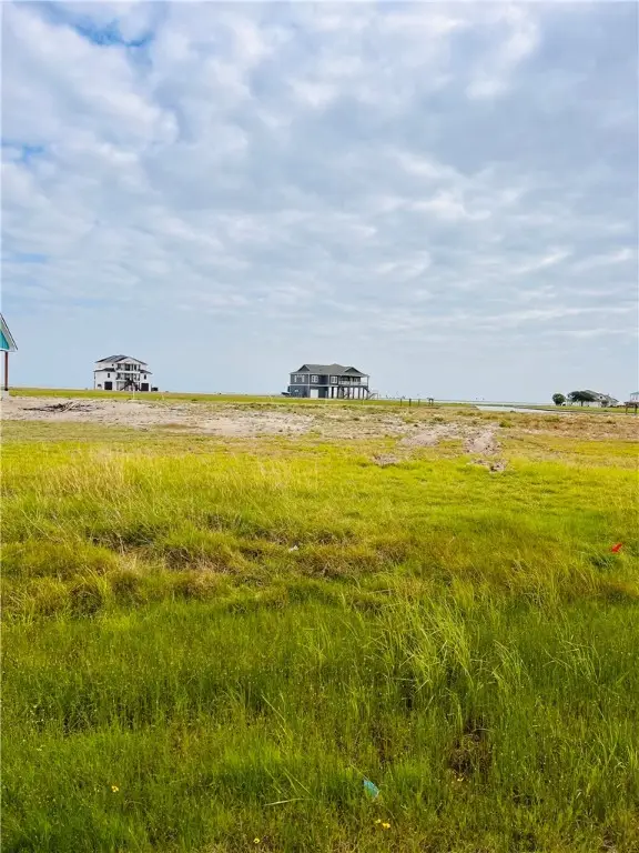 1513 Cape Velero Drive, Rockport, TX 78382