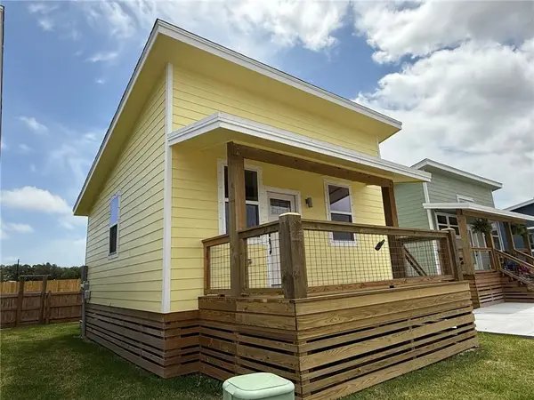 2351 W Market Street #4, Rockport, TX 78382