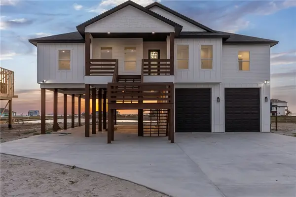 10 Westpointe, Rockport, TX 78382