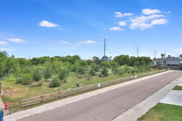 218 Port Arthur Street, Port Aransas, TX 78373