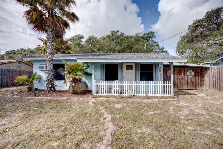 713 N Kossuth Street, Rockport, TX 78382 - #2