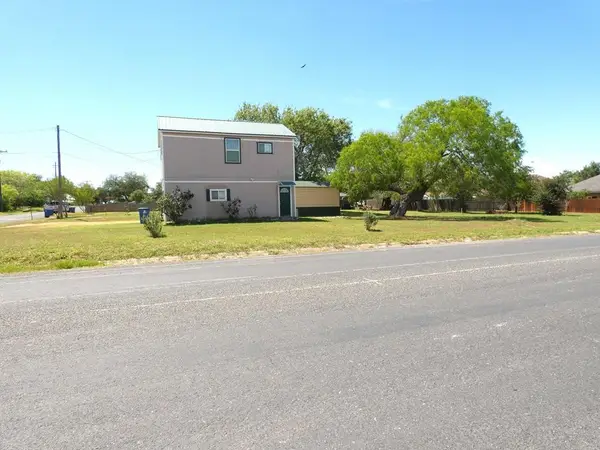 911 E Steiner Street, Beeville, TX 78102