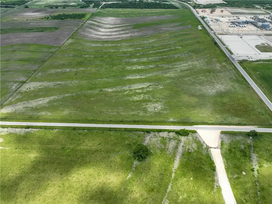000 County Road 253, Kenedy, TX 78119 - #2