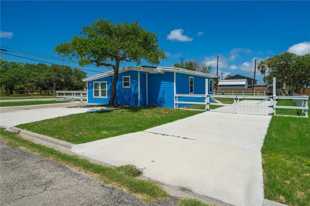 1403 S Mccampbell Street, Aransas Pass, TX 78336 - Image #1